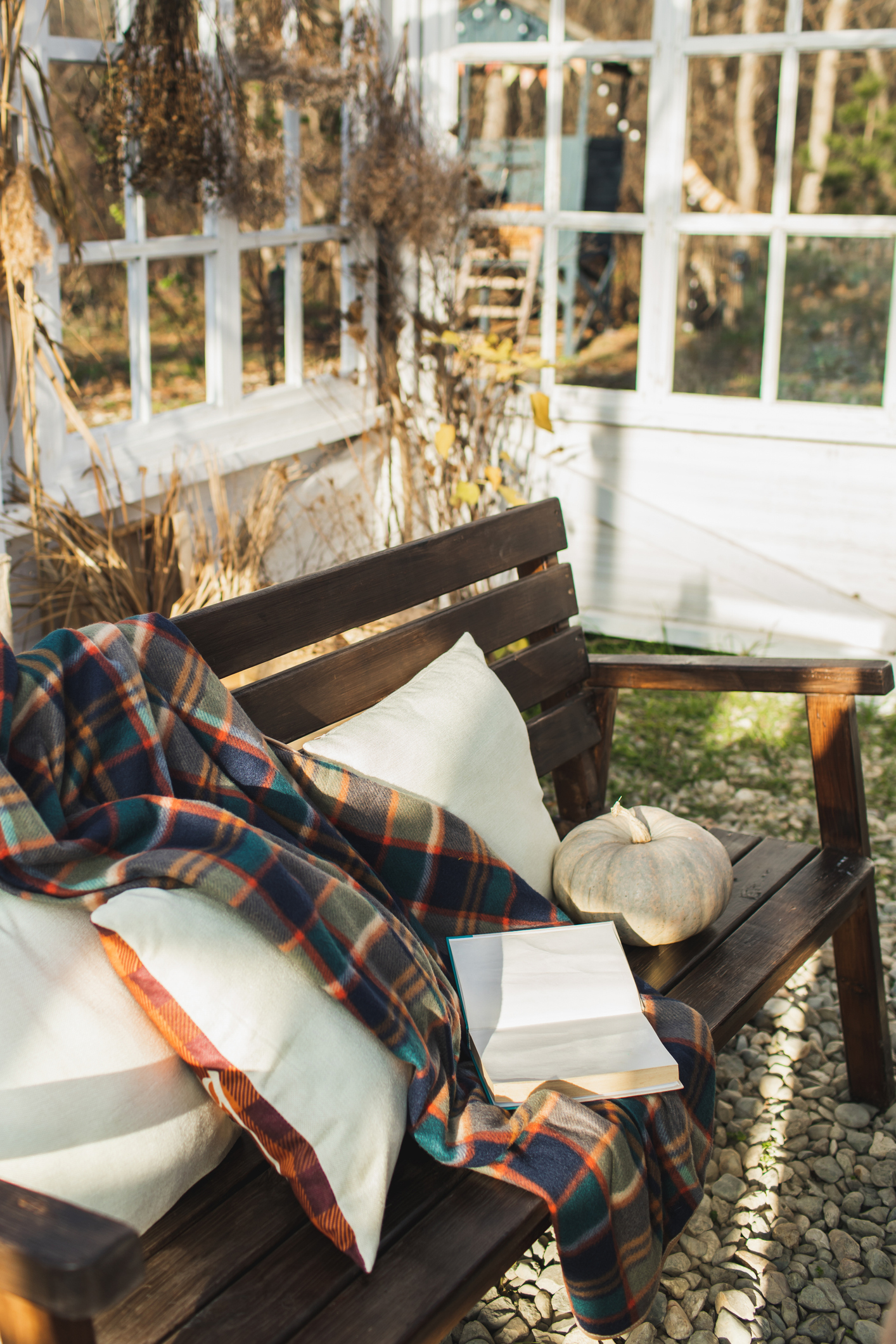 Cozy And Chic Ways To Spruce Up Your Porch This Autumn Home Texture