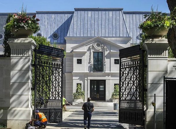 Drake's mansion, the most expensive house in the world?