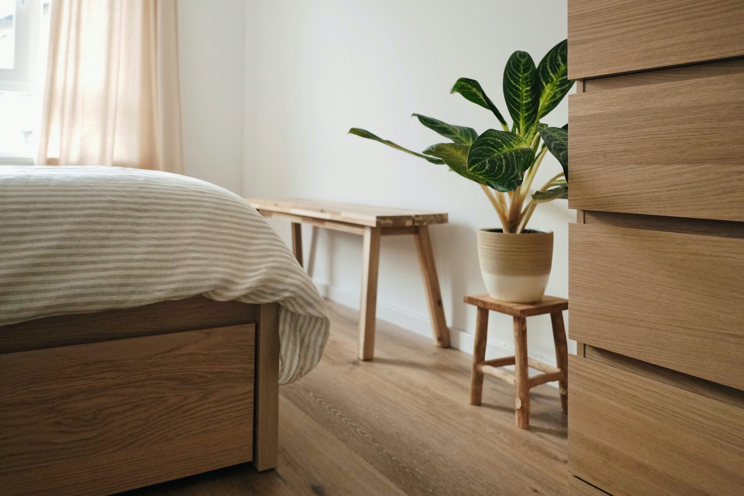 Japanese Bedroom Zen Design - 7 Principles for Minimalism