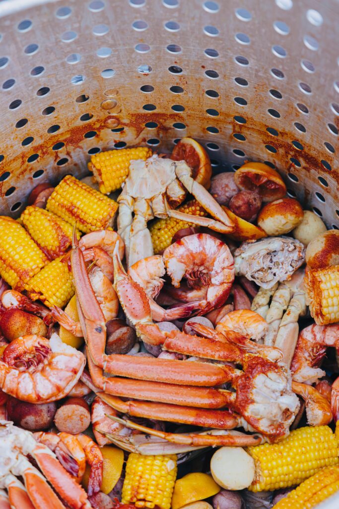 Tasty Tips for Hosting a Summer Seafood Boil Party