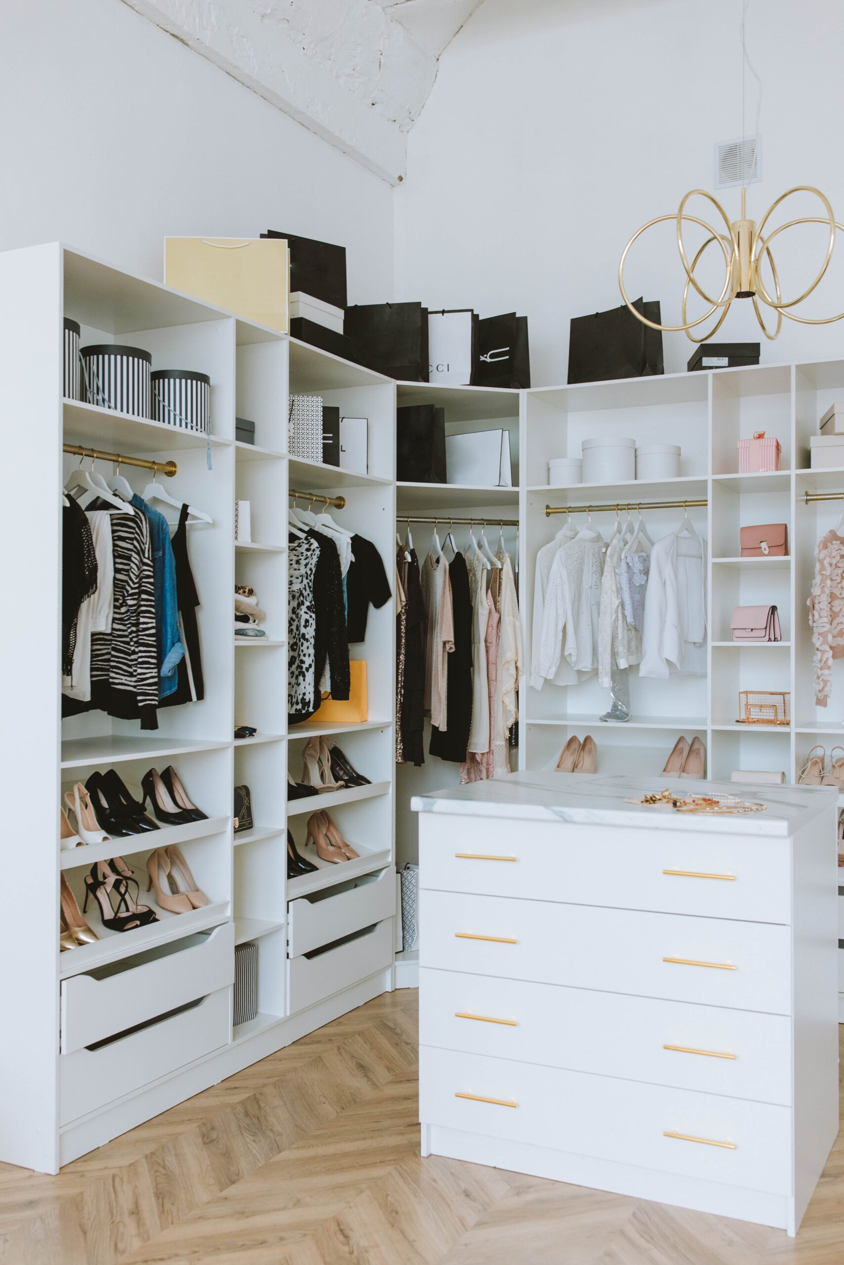 Transform Your WalkIn Closet Into A Dream Space Home & Texture