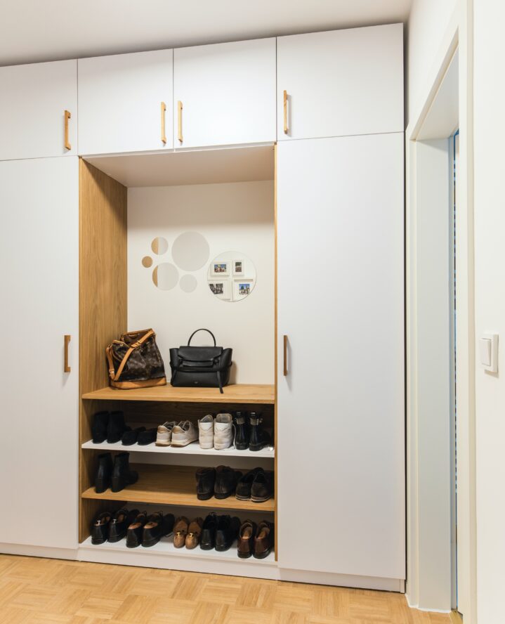 Do It Yourself : IKEA Shoe Cabinet Hack