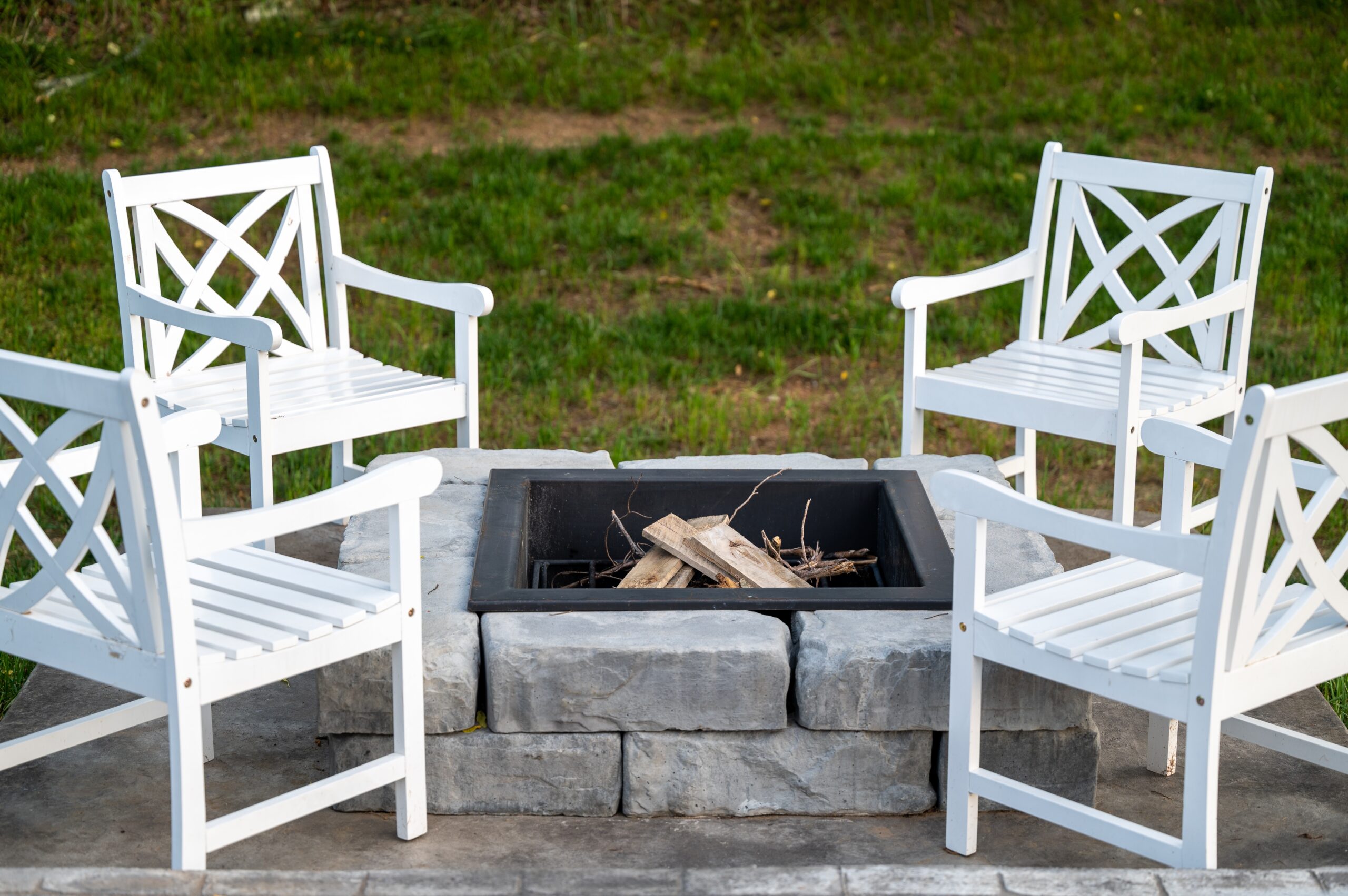 Outdoor fire pit 