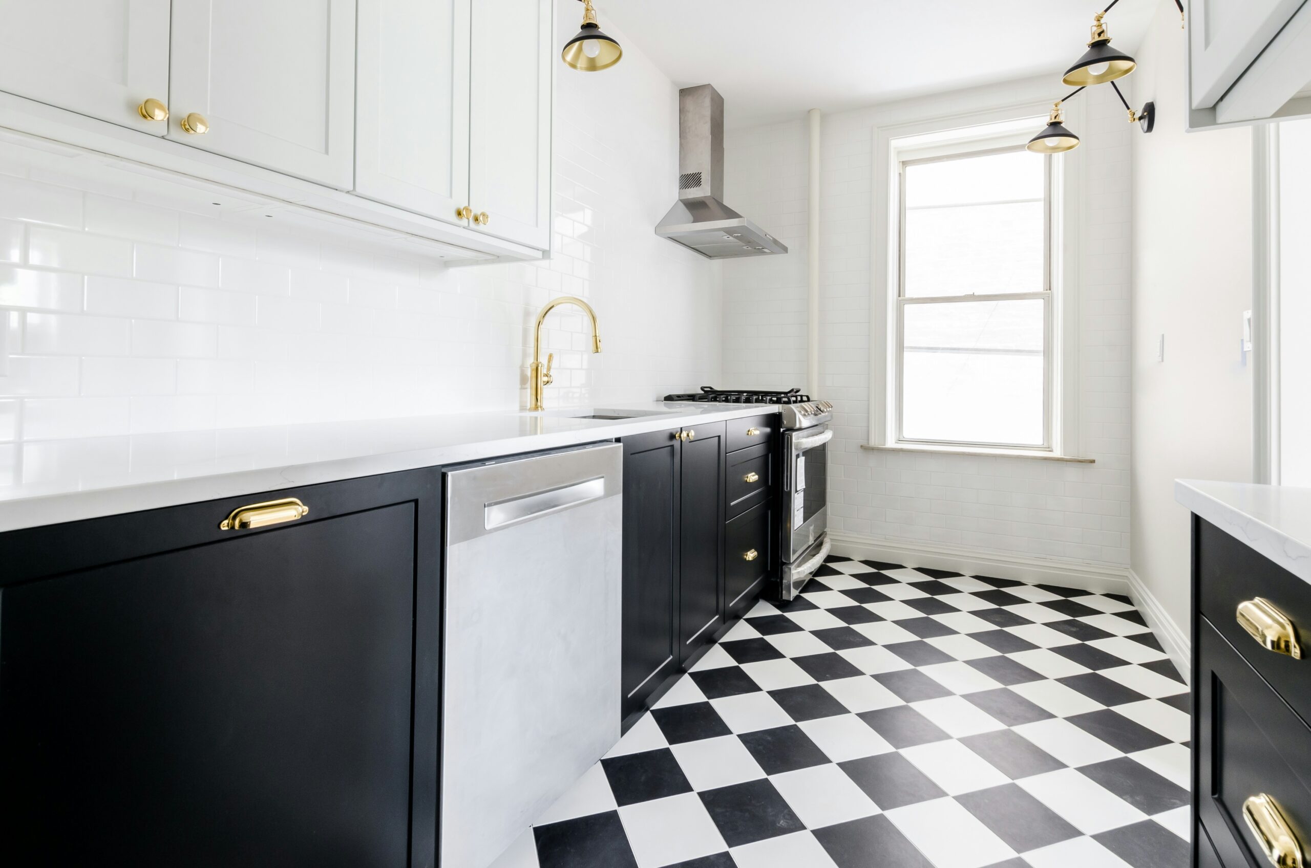 Go with trendy tile for chic and stylish kitchen floor ideas. Pictured: Kitchen tile.