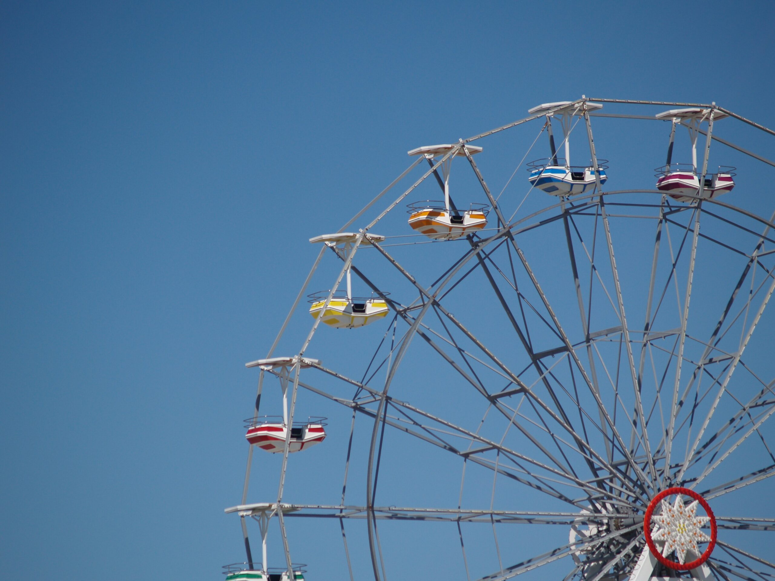 For beachfront living and relaxation, Oceanfront is one of the best places to live in New Jersey. Pictured: A ferris wheel in Ocean City