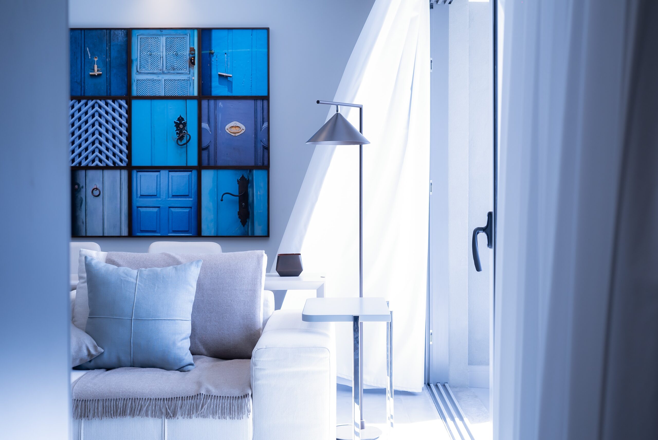 7 Ways To Incorporate Blue Furniture and Decor in Your Home - Home \u0026 Texture, image size:2560x1710