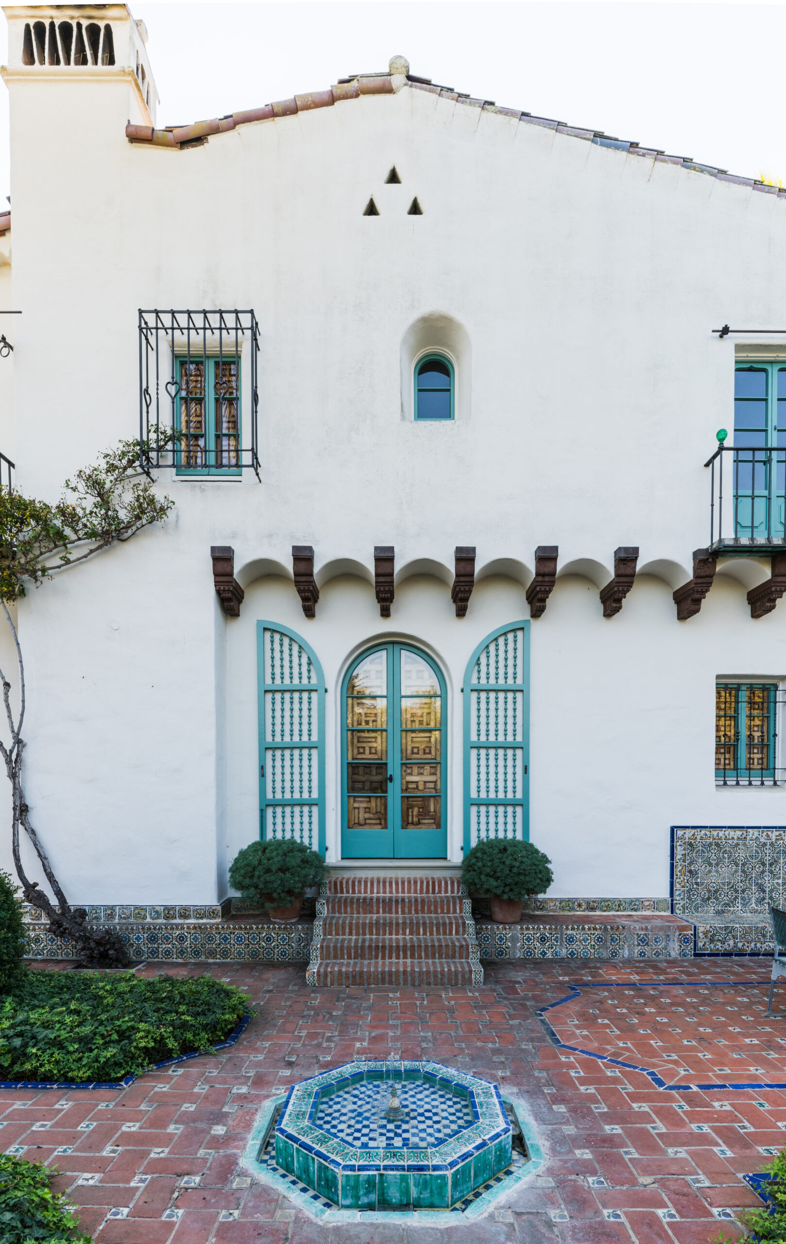 Santa Barbara Architecture Inspiration for Your Home - Home \u0026 Texture, image size:1618x2560