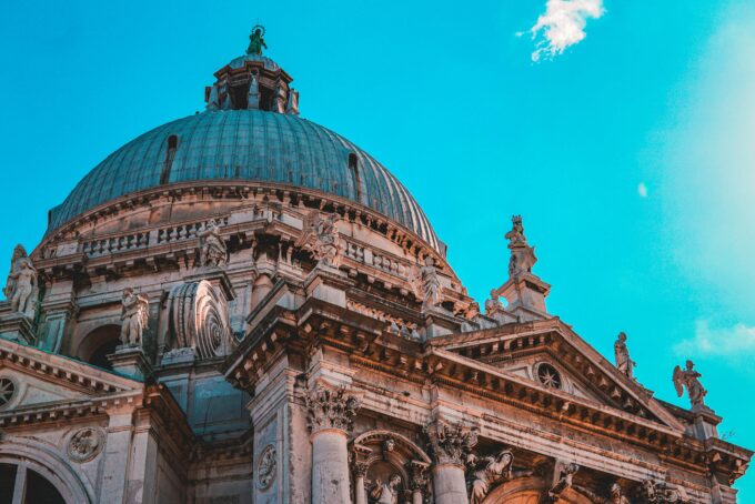 Architectural Styles From Around the World You Should Know - Home & Texture