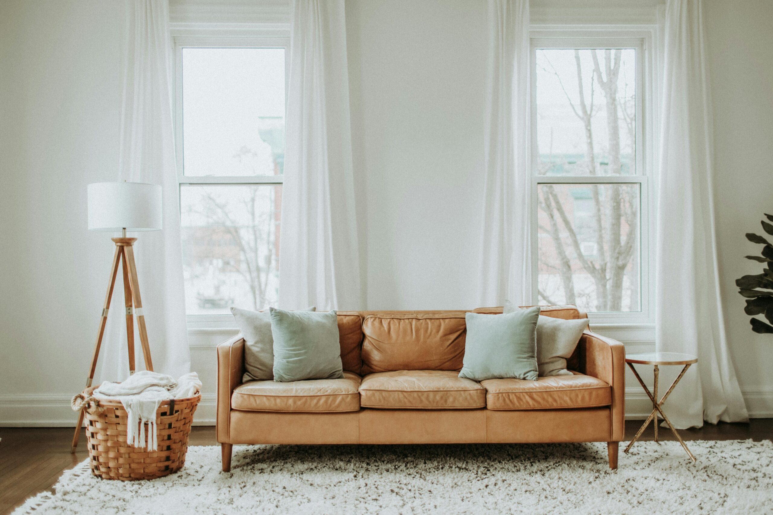 Nice brown couch 