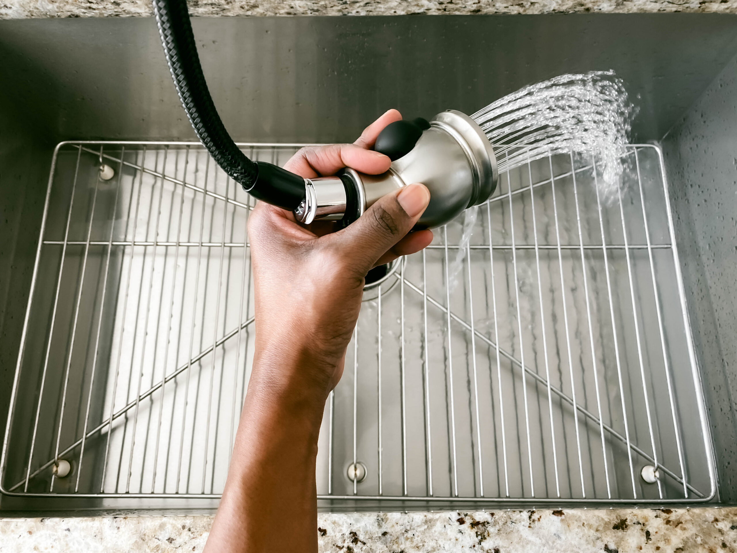 washing kitchen sink