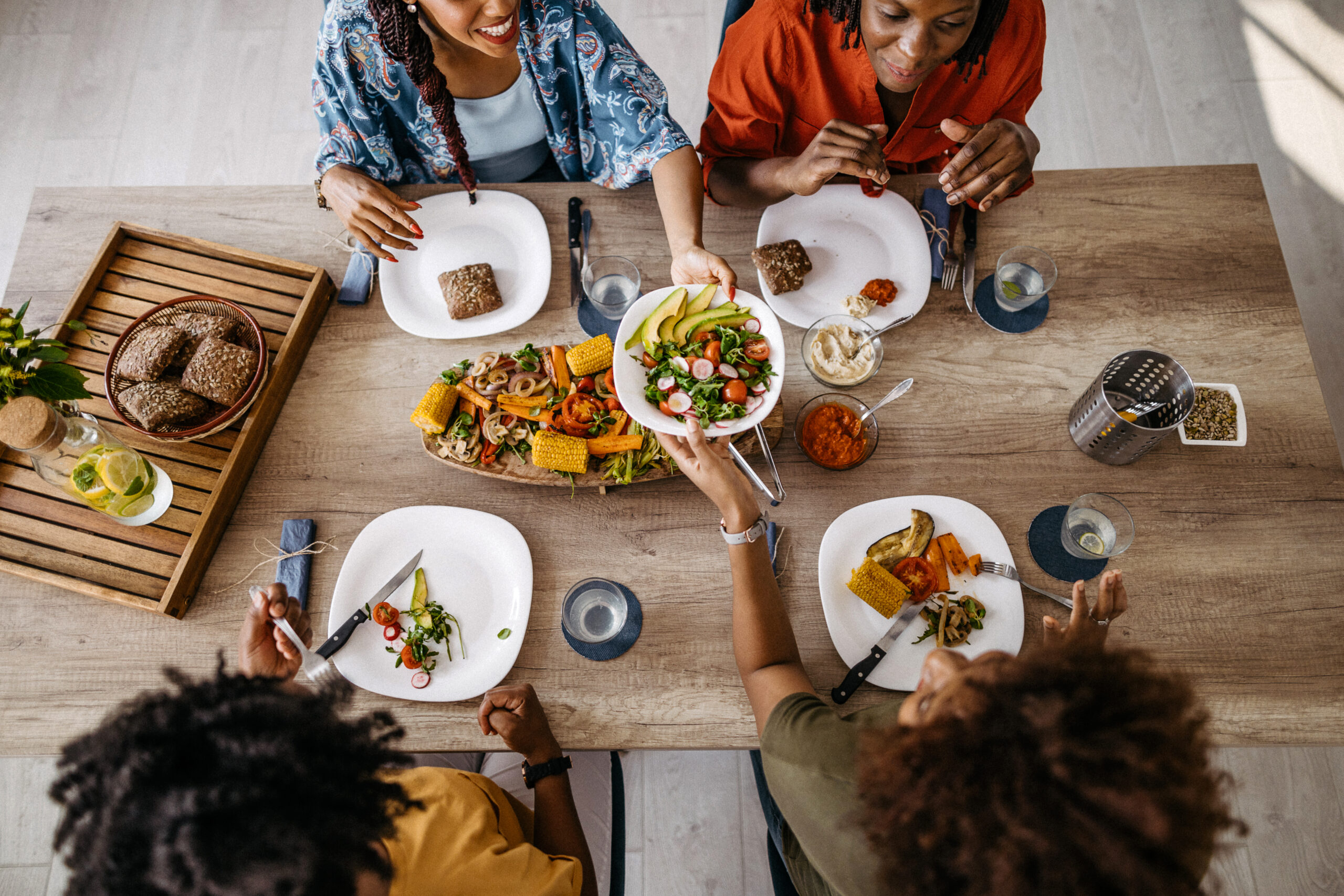 women eating dinner