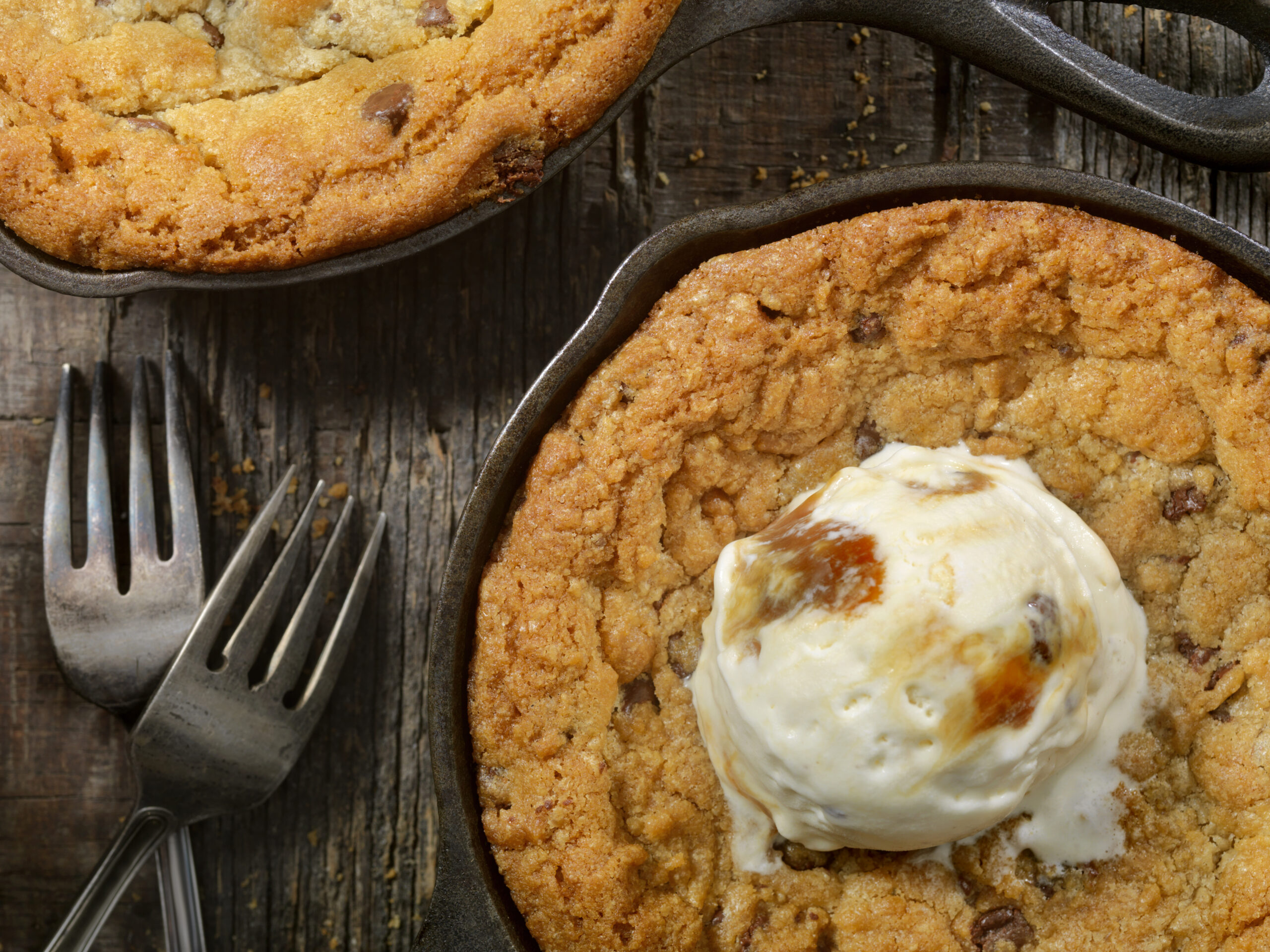 cookie in skillet