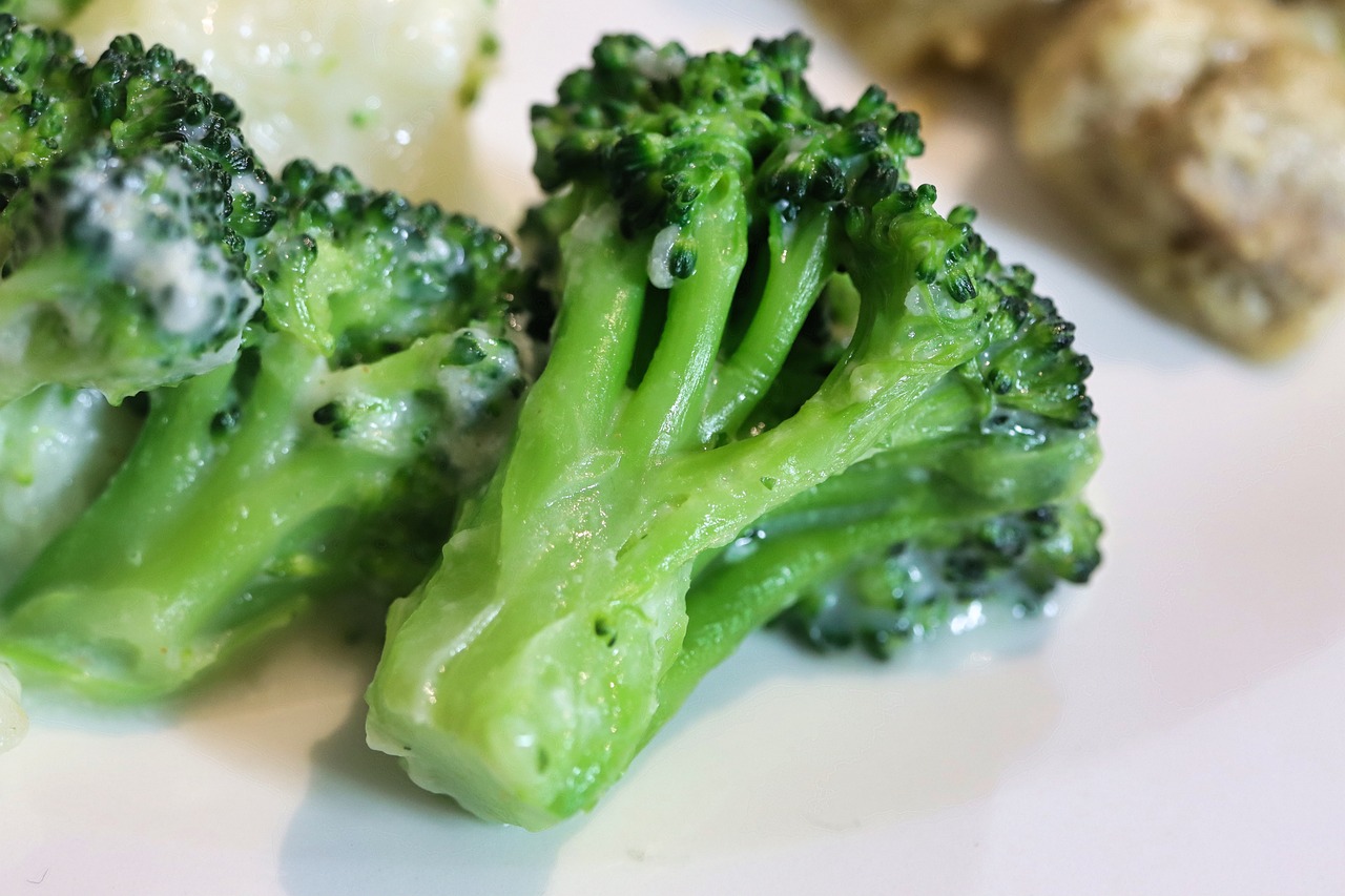 Broccoli with white dresssing