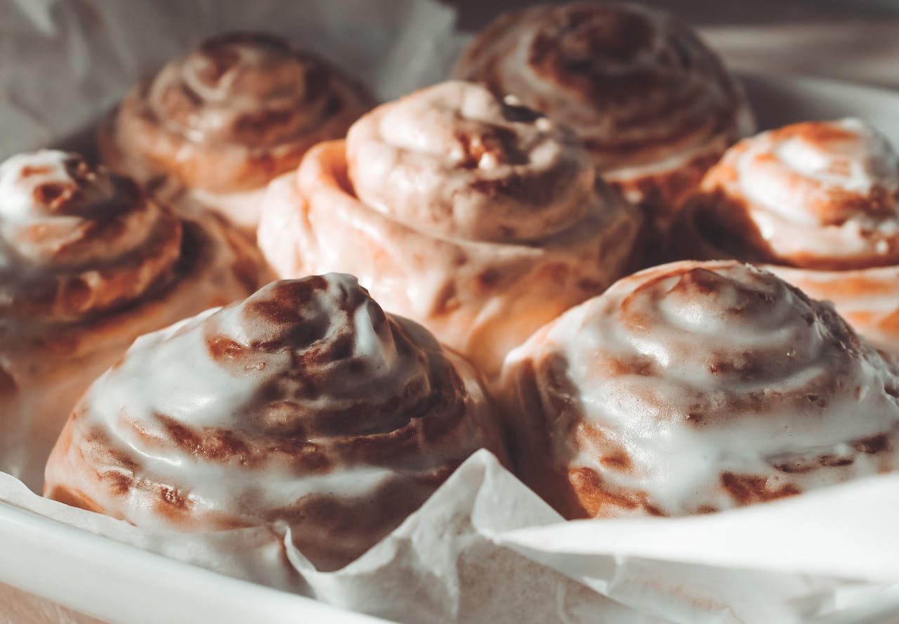 Cinnamon rolls with glaze